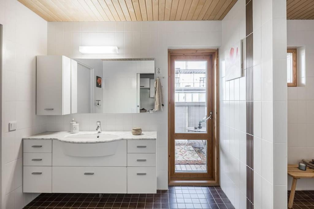 Spacious Home With Four Terrace, Sauna, Sea View Хельсинки Экстерьер фото